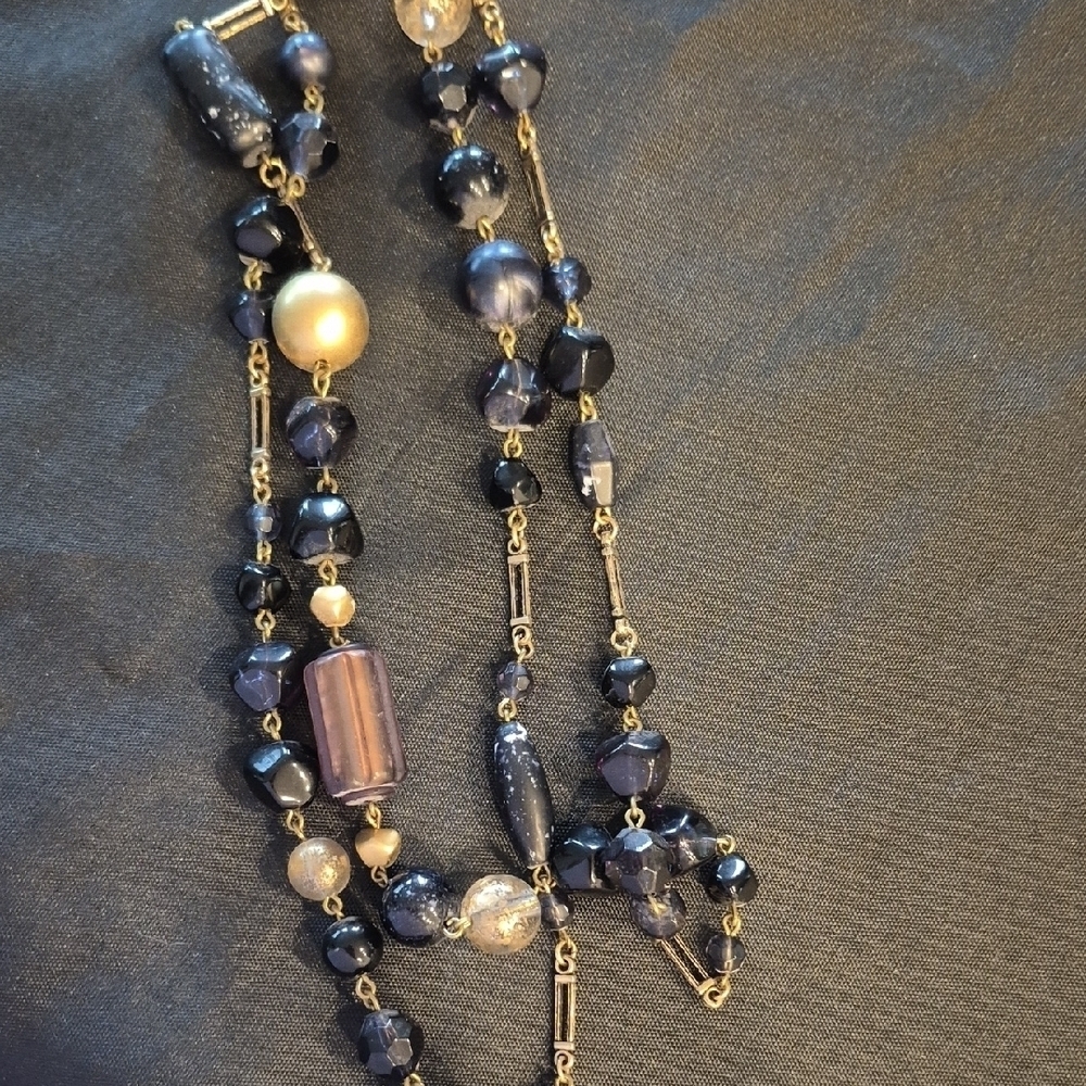Express Elegant Gold and Black Beaded Necklace - Picture 4 of 8